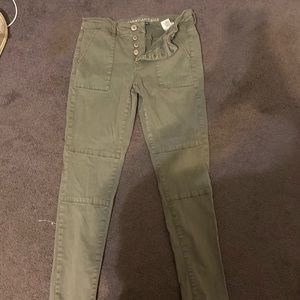AMRY GREEN AMERICAN EAGLE JEANS
